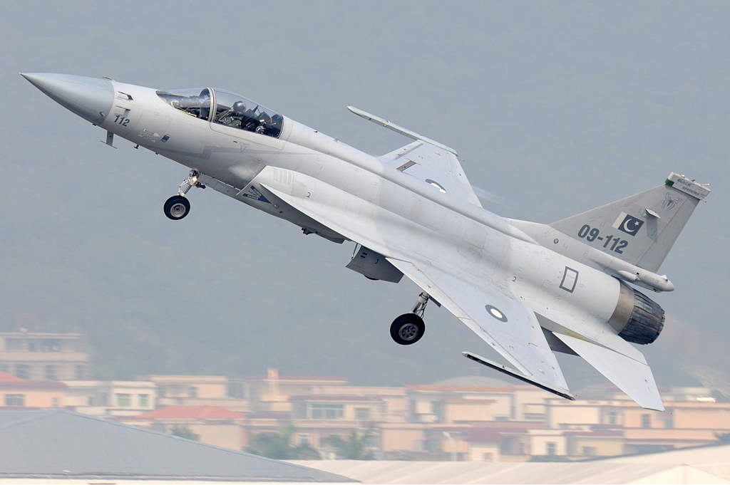 Pakistan_Air_Force_Chengdu_JF-17_Gu